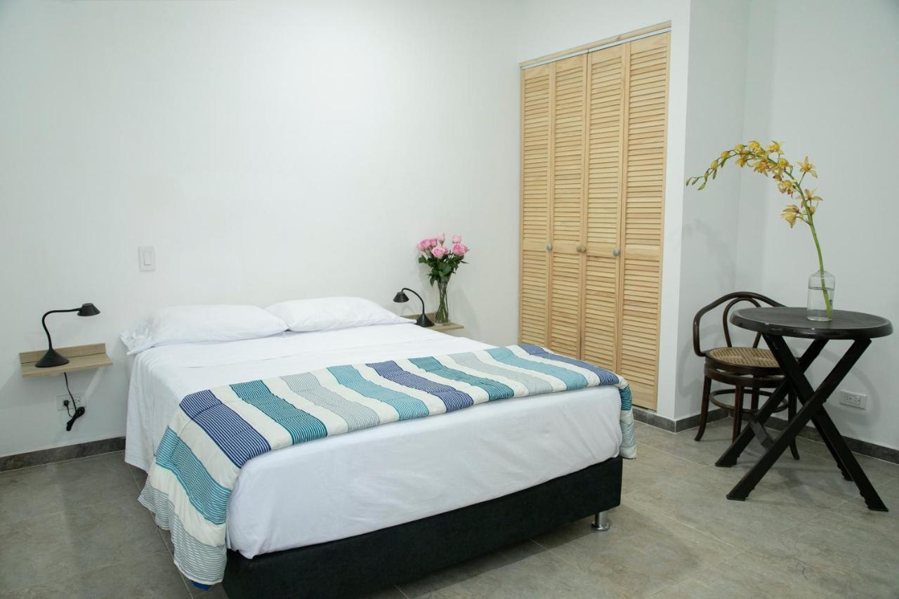 50N15 B&B Cali Luaran gambar