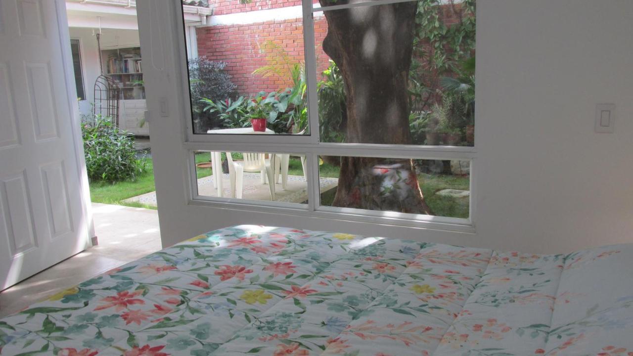 50N15 B&B Cali Luaran gambar