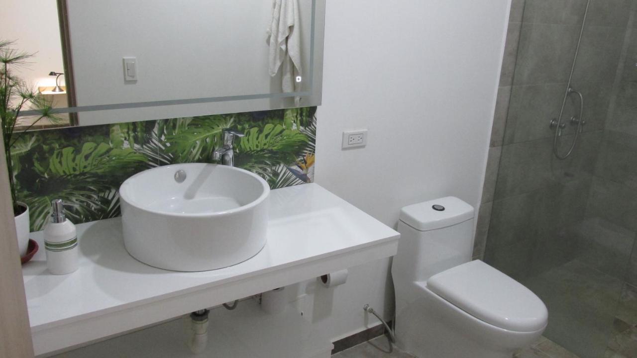50N15 B&B Cali Luaran gambar
