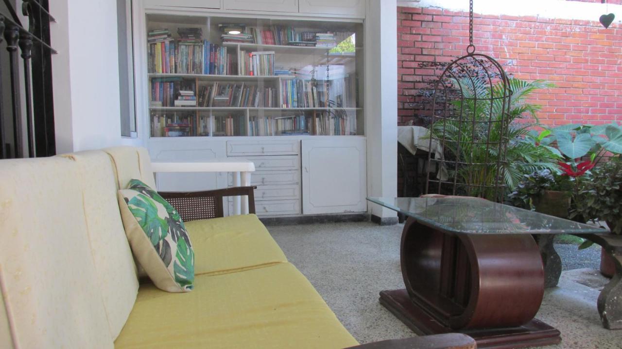 50N15 B&B Cali Luaran gambar